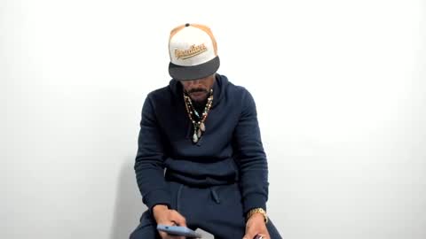 Snapshot of mromg007 chatting on 12-20-24, 07:17 mromg007 online show from 12-20-24, 07:17