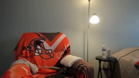 Snapshot of mromg007 chatting on 02-16-26, 08:27 mromg007 online show from 02-16-26, 08:27