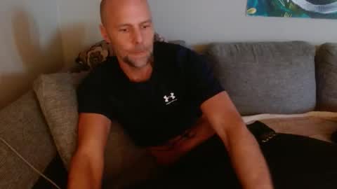 Snapshot of mrpornstar33 chatting on 04-02-26, 09:07 Twinsoulsex online show from 04-02-26, 09:07