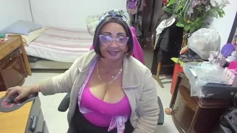 Snapshot of mrs_mommy chatting on 02-07-25, 07:38 mrs_mommy online show from 02-07-25, 07:38