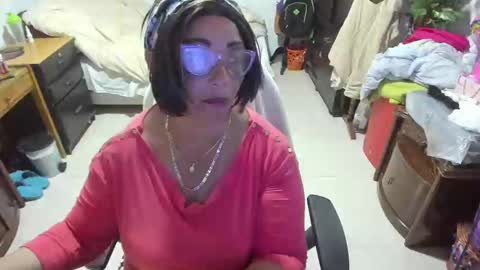 Snapshot of mrs_mommy chatting on 02-15-25, 06:55 mrs_mommy online show from 02-15-25, 06:55