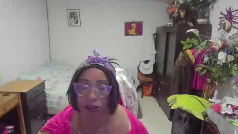 Snapshot of mrs_mommy chatting on 02-24-25, 08:03 mrs_mommy online show from 02-24-25, 08:03