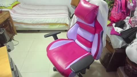 Snapshot of mrs_mommy chatting on 03-07-25, 05:17 mrs_mommy online show from 03-07-25, 05:17