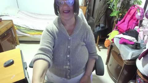 Snapshot of mrs_mommy chatting on 03-08-25, 04:39 mrs_mommy online show from 03-08-25, 04:39