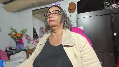 Snapshot of mrs_mommy chatting on 09-09-25, 11:04 mrs_mommy online show from 09-09-25, 11:04