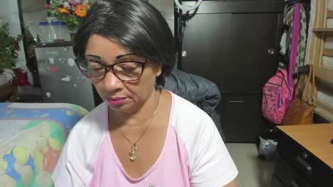 Snapshot of mrs_mommy chatting on 10-23-25, 02:49 mrs_mommy online show from 10-23-25, 02:49