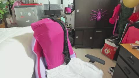 Snapshot of mrs_mommy chatting on 11-24-25, 10:42 mrs_mommy online show from 11-24-25, 10:42