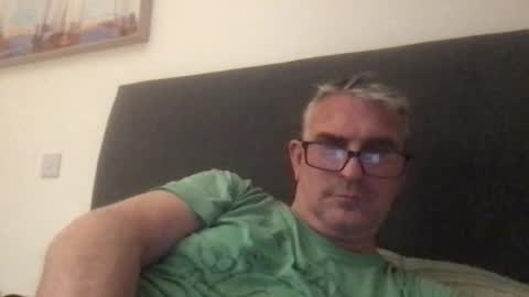 Snapshot of mrsensible chatting on 10-31-25, 12:33 Mr Sensible online show from 10-31-25, 12:33