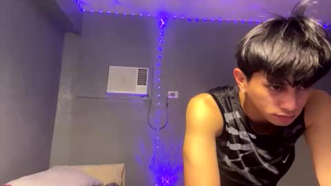 Snapshot of mrshawn95 chatting on 11-26-25, 06:09 shawn online show from 11-26-25, 06:09