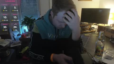 Snapshot of mrzaasch chatting on 03-15-26, 04:57 Sascha online show from 03-15-26, 04:57