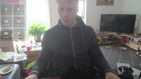 Snapshot of mrzaasch chatting on 03-20-26, 02:44 Sascha online show from 03-20-26, 02:44