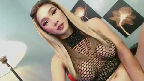 Snapshot of ms_chloe28 chatting on 12-04-25, 06:01 chloe online show from 12-04-25, 06:01