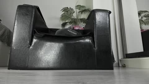 Snapshot of ms_enigma chatting on 01-10-25, 04:41 Goddess. Miss. Lady. Queen. Madam Milady online show from 01-10-25, 04:41