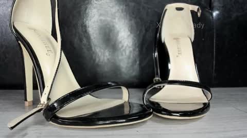 Snapshot of ms_enigma chatting on 12-19-25, 04:58 Goddess. Miss. Lady. Queen. Madam Milady online show from 12-19-25, 04:58