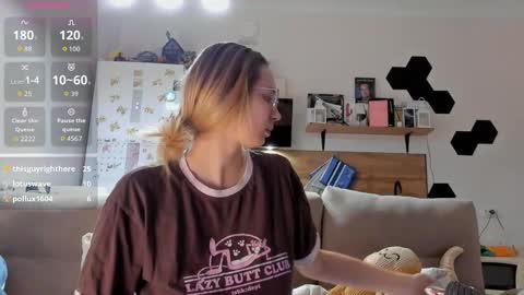 Ms ForYOU online show from 12-21-25, 05:20