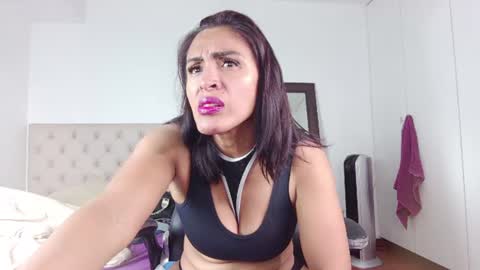 Snapshot of ms_freya chatting on 07-15-26, 05:34 Freya online show from 07-15-26, 05:34