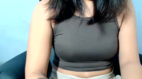 Loraine online show from 06-11-26, 10:57