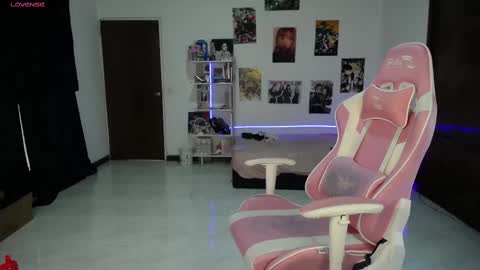 Snapshot of ms_ratuelita chatting on 03-09-25, 07:37 Manuela3 online show from 03-09-25, 07:37