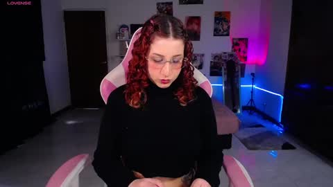 Snapshot of ms_ratuelita chatting on 10-02-25, 03:52 Manuela3 online show from 10-02-25, 03:52