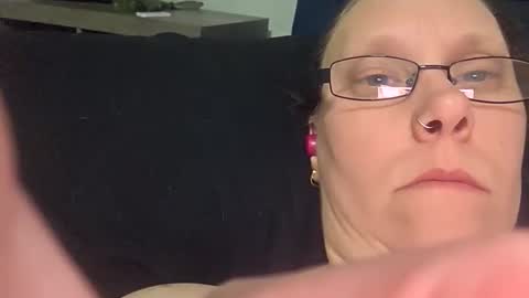 Snapshot of msalls1124 chatting on 12-15-25, 06:50 melissa online show from 12-15-25, 06:50