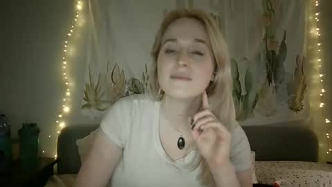 Snapshot of msclairewhatever chatting on 09-08-25, 10:42 msclairewhatever online show from 09-08-25, 10:42