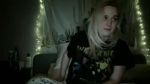 Snapshot of msclairewhatever chatting on 11-21-25, 10:58 msclairewhatever online show from 11-21-25, 10:58