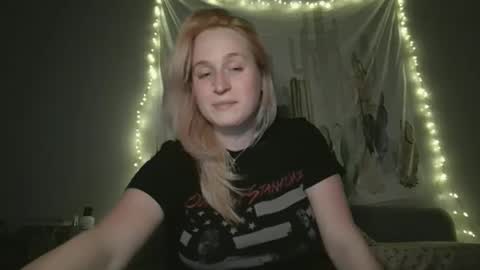 Snapshot of msclairewhatever chatting on 12-01-25, 07:35 msclairewhatever online show from 12-01-25, 07:35