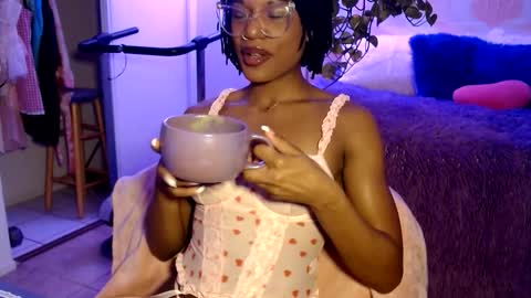 Snapshot of msemonibrown chatting on 12-17-25, 11:05 CocoSage online show from 12-17-25, 11:05