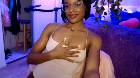 Snapshot of msemonibrown chatting on 01-09-26, 11:06 CocoSage online show from 01-09-26, 11:06