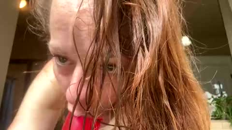 Snapshot of msfreckles92 chatting on 05-02-26, 05:07 msfreckles92 online show from 05-02-26, 05:07