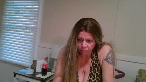 Snapshot of mskinkster615 chatting on 06-12-26, 11:35 mskinkster online show from 06-12-26, 11:35