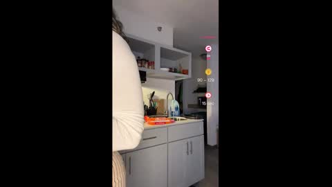 Snapshot of mskitty000 chatting on 01-15-26, 10:46 mskitty000 online show from 01-15-26, 10:46