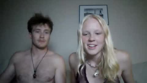 Snapshot of msmonroe2007 chatting on 06-10-26, 04:56 msmonroe2007 online show from 06-10-26, 04:56