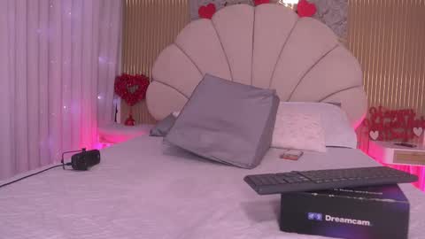 Manuela  online show from 02-19-26, 03:02