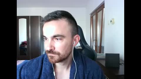 Snapshot of mu5clemania chatting on 10-20-25, 06:14 Victor online show from 10-20-25, 06:14