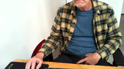 Snapshot of mucfag chatting on 05-20-26, 04:02 mucfag online show from 05-20-26, 04:02