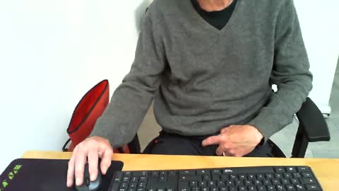 Snapshot of mucfag chatting on 06-11-26, 04:27 mucfag online show from 06-11-26, 04:27