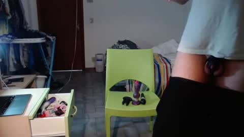 Snapshot of much_fun1 chatting on 09-11-25, 01:22 much_fun1 online show from 09-11-25, 01:22