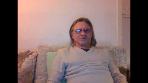 Snapshot of muetzeglatze_muetzeglatze chatting on 02-08-25, 04:25 muetzeglatze_muetzeglatze online show from 02-08-25, 04:25
