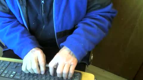 Snapshot of muller520 chatting on 01-12-26, 02:11 muller520 online show from 01-12-26, 02:11
