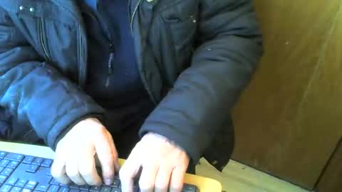 Snapshot of muller520 chatting on 01-14-26, 11:49 muller520 online show from 01-14-26, 11:49