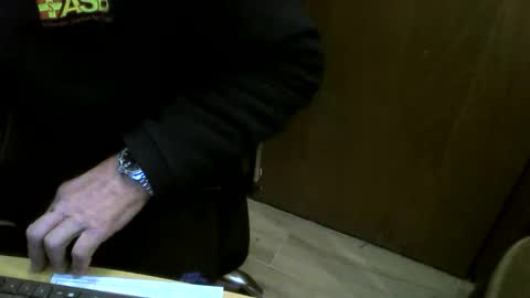 Snapshot of muller520 chatting on 01-19-26, 04:33 muller520 online show from 01-19-26, 04:33