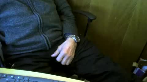 Snapshot of muller520 chatting on 04-05-26, 05:26 muller520 online show from 04-05-26, 05:26