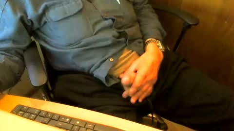 Snapshot of muller520 chatting on 04-25-26, 04:04 muller520 online show from 04-25-26, 04:04