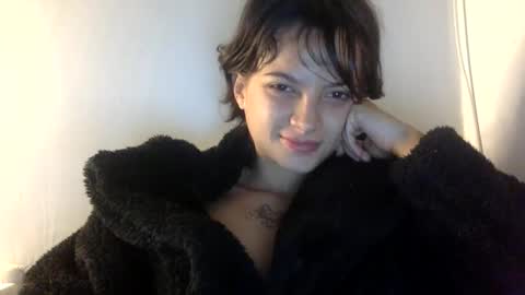 Snapshot of munchi_ chatting on 12-10-24, 11:11 online show from 12-10-24, 11:11