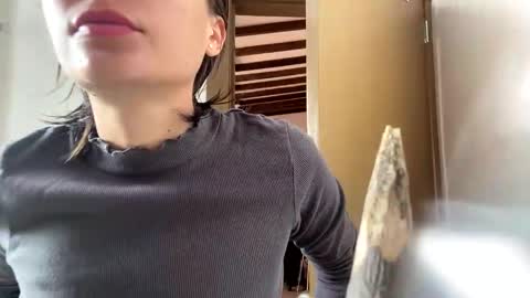 Snapshot of munchi_ chatting on 12-22-24, 08:58 online show from 12-22-24, 08:58