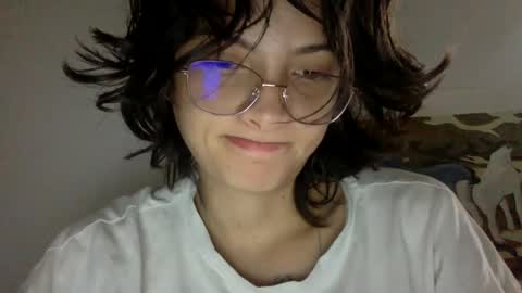 Snapshot of munchi_ chatting on 02-11-25, 01:09 online show from 02-11-25, 01:09