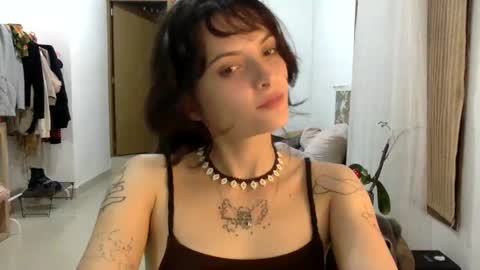 Snapshot of munchi_ chatting on 02-20-25, 01:46 online show from 02-20-25, 01:46