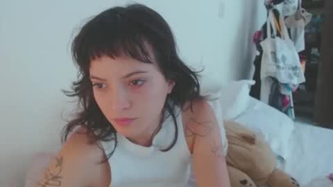 Snapshot of munchi_ chatting on 11-03-25, 04:52 online show from 11-03-25, 04:52