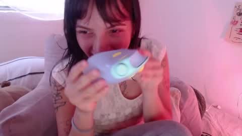   online show from 04-22-26, 08:32